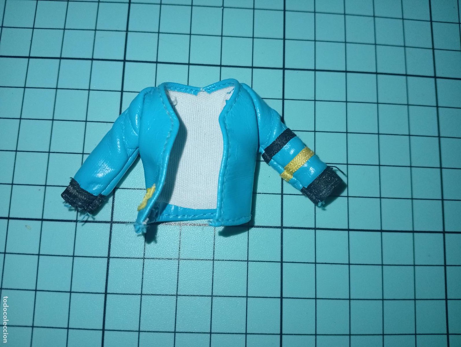 Mu&ntilde;ecas modernas: Chaqueta de Mu&ntilde;eca Monster high - Foto 1