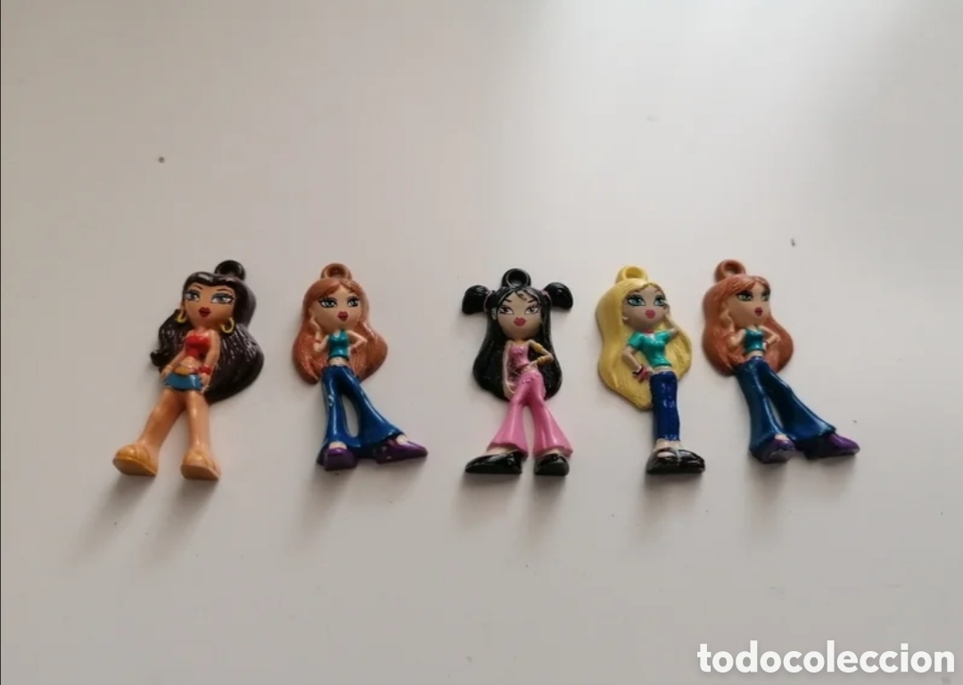Mu&ntilde;ecas modernas: Conjunto de 5 miini mu&ntilde;ecas Bratz. - Foto 1