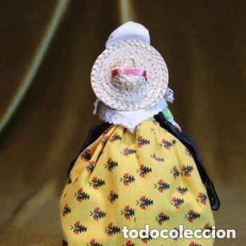 Mu&ntilde;ecas modernas: Mu&ntilde;eca con traje t&iacute;pico de Avignon,Francia. - Foto 3
