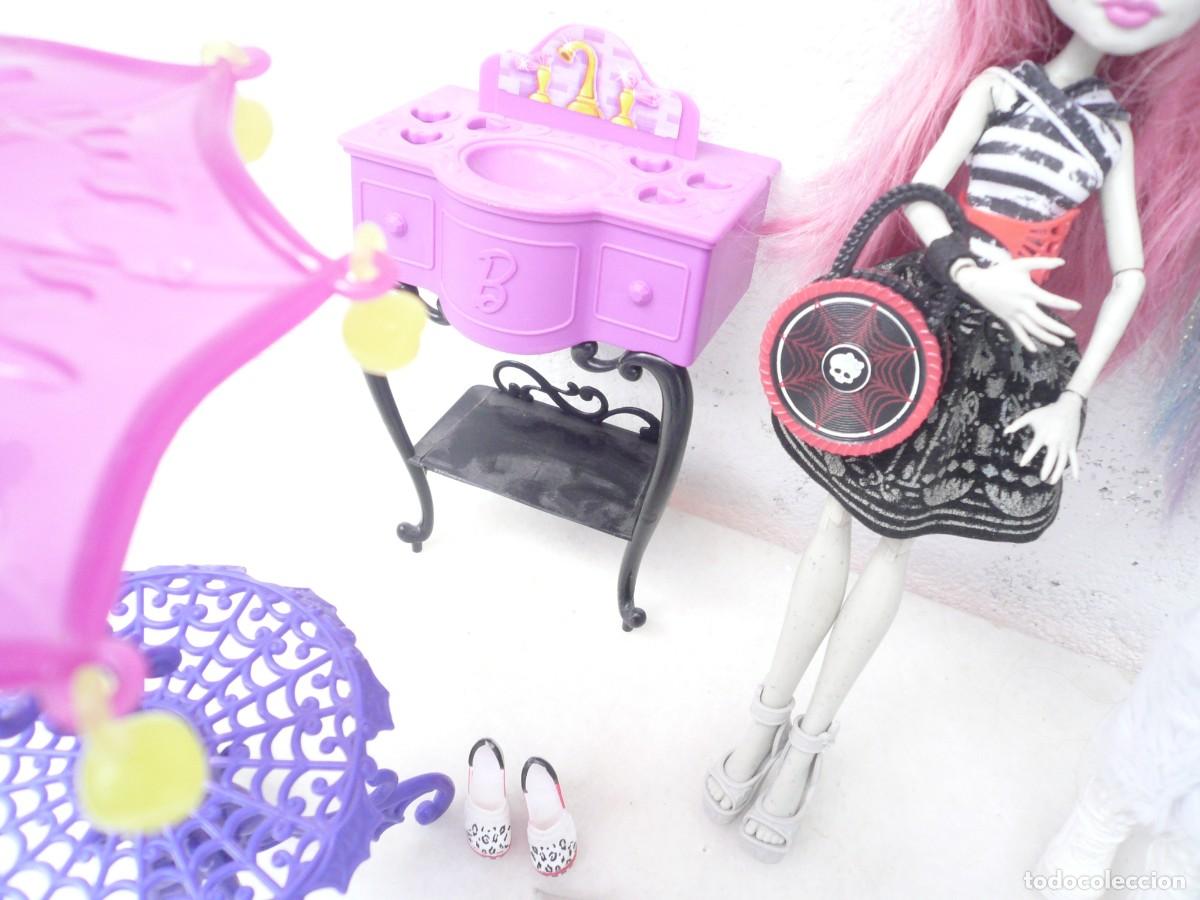 Mu&ntilde;ecas modernas: LOTE DOS MU&Ntilde;ECAS MONSTER MATTEL, MUEBLES Y COMPLEMENTOS - Foto 10