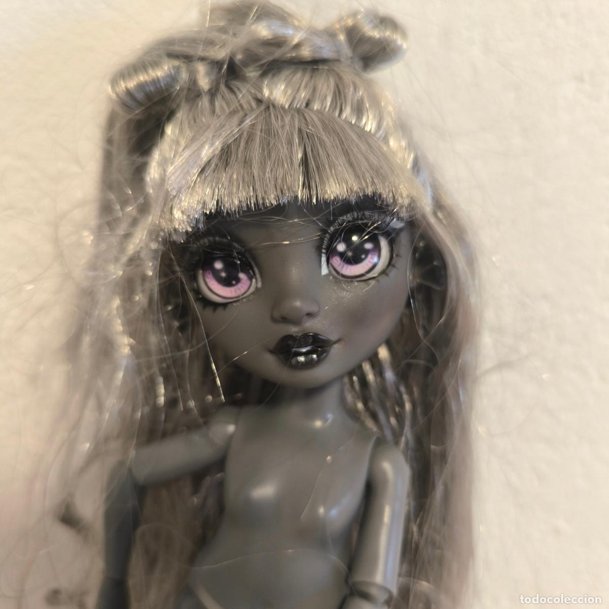Mu&ntilde;ecas modernas: Rainbow High Shadow High Doll: Luna Madison 2019 - Foto 2