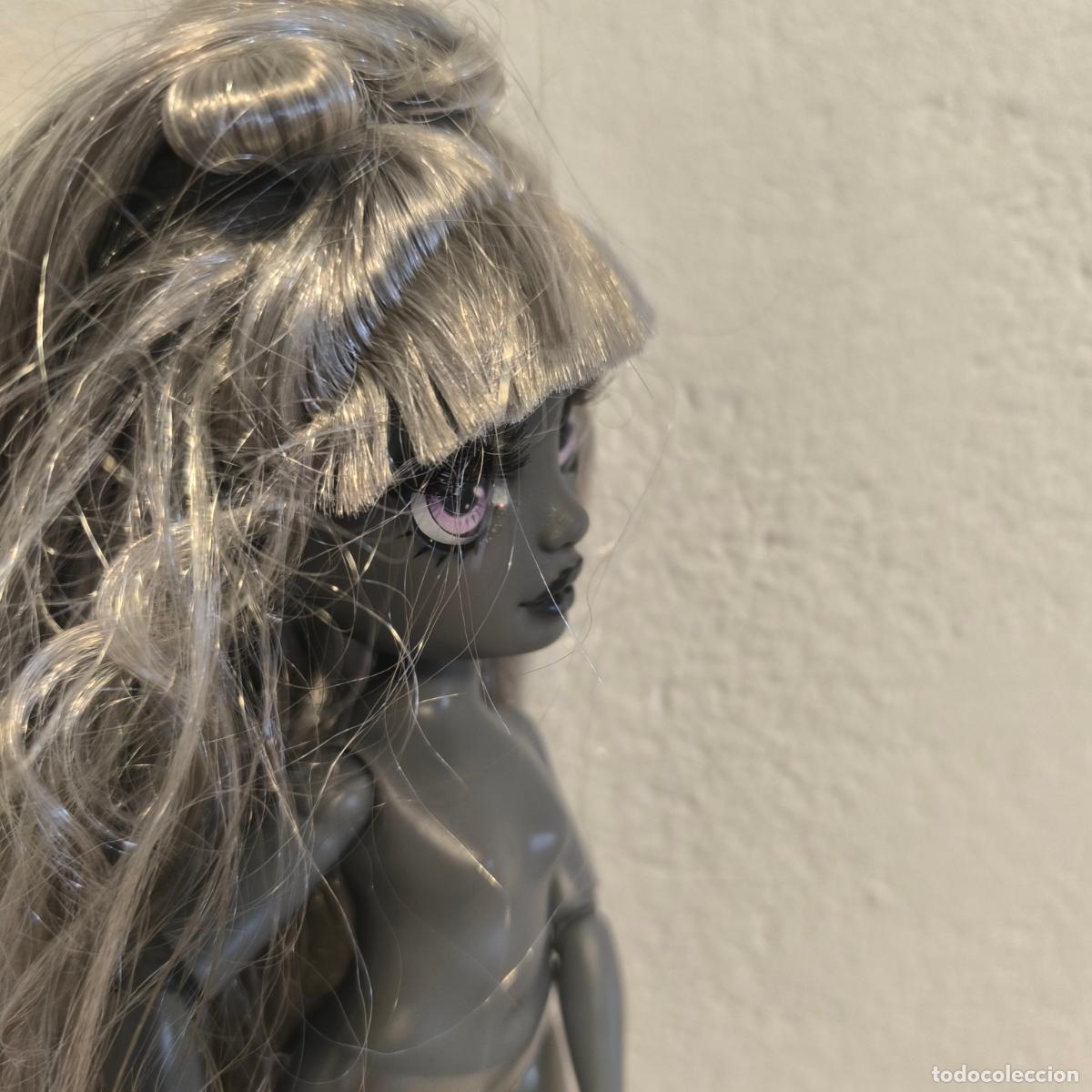 Mu&ntilde;ecas modernas: Rainbow High Shadow High Doll: Luna Madison 2019 - Foto 3