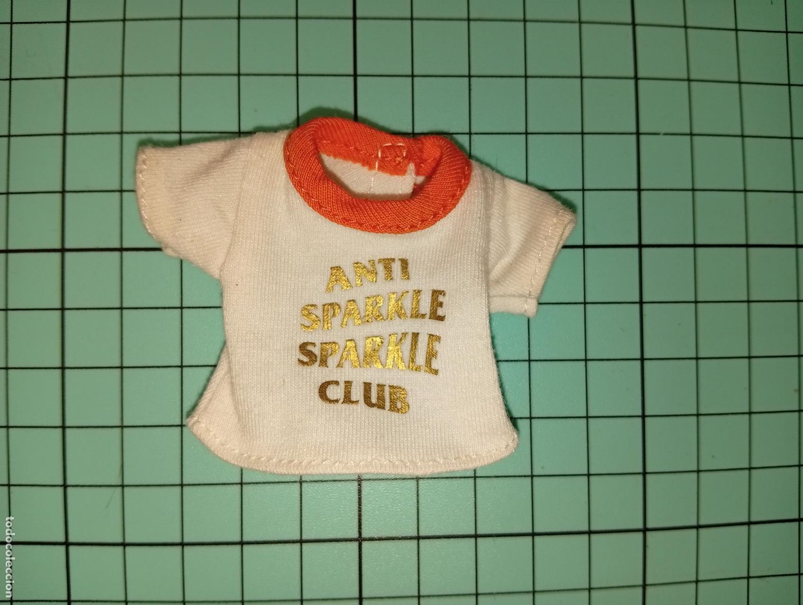 Mu&ntilde;ecas modernas: Camiseta de mu&ntilde;eca Rainbow high - Foto 1