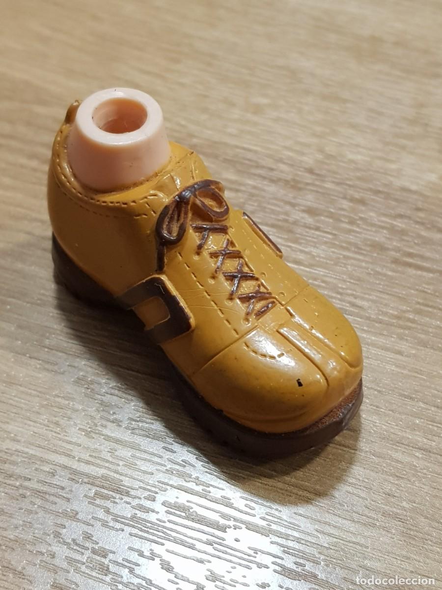 Mu&ntilde;ecas modernas: Zapatos bratz desparejo, uno - Foto 1