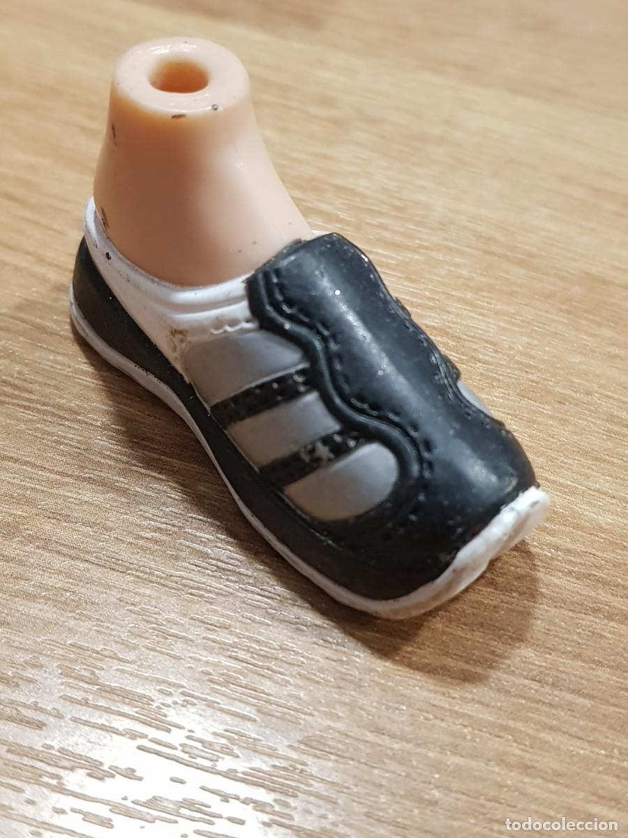 Mu&ntilde;ecas modernas: Zapatos bratz desparejo, uno - Foto 1