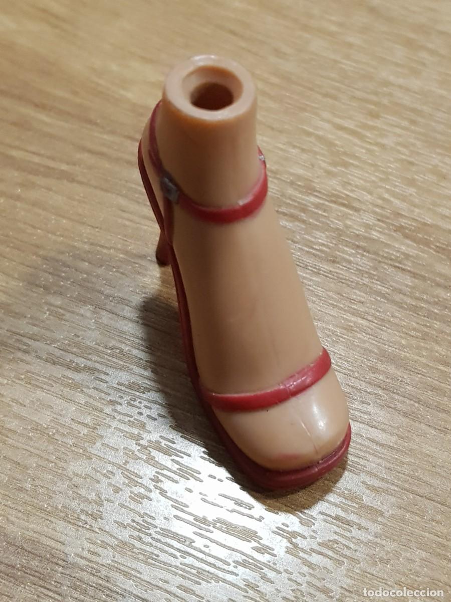 Mu&ntilde;ecas modernas: Zapatos bratz desparejo, uno - Foto 1