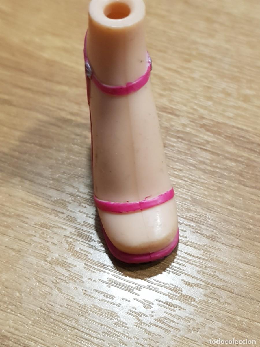 Mu&ntilde;ecas modernas: Zapatos bratz desparejo, uno - Foto 1