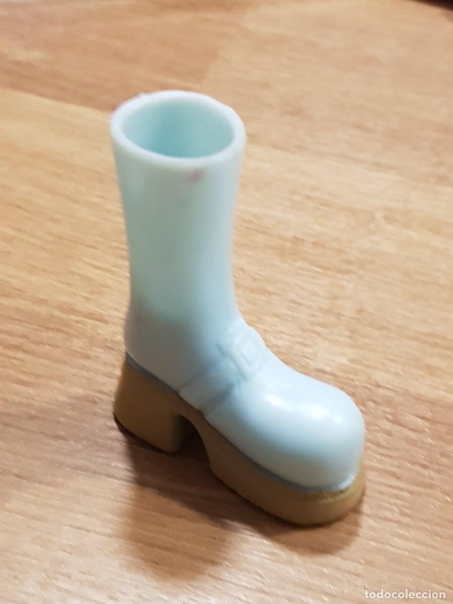 Mu&ntilde;ecas modernas: Zapatos bratz desparejo, uno - Foto 1