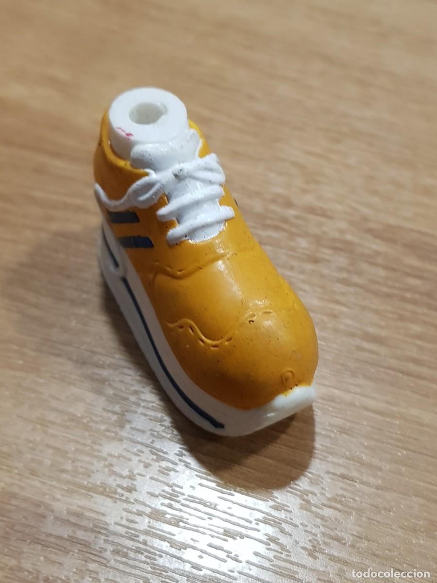 Mu&ntilde;ecas modernas: Zapatos bratz desparejo, uno - Foto 1