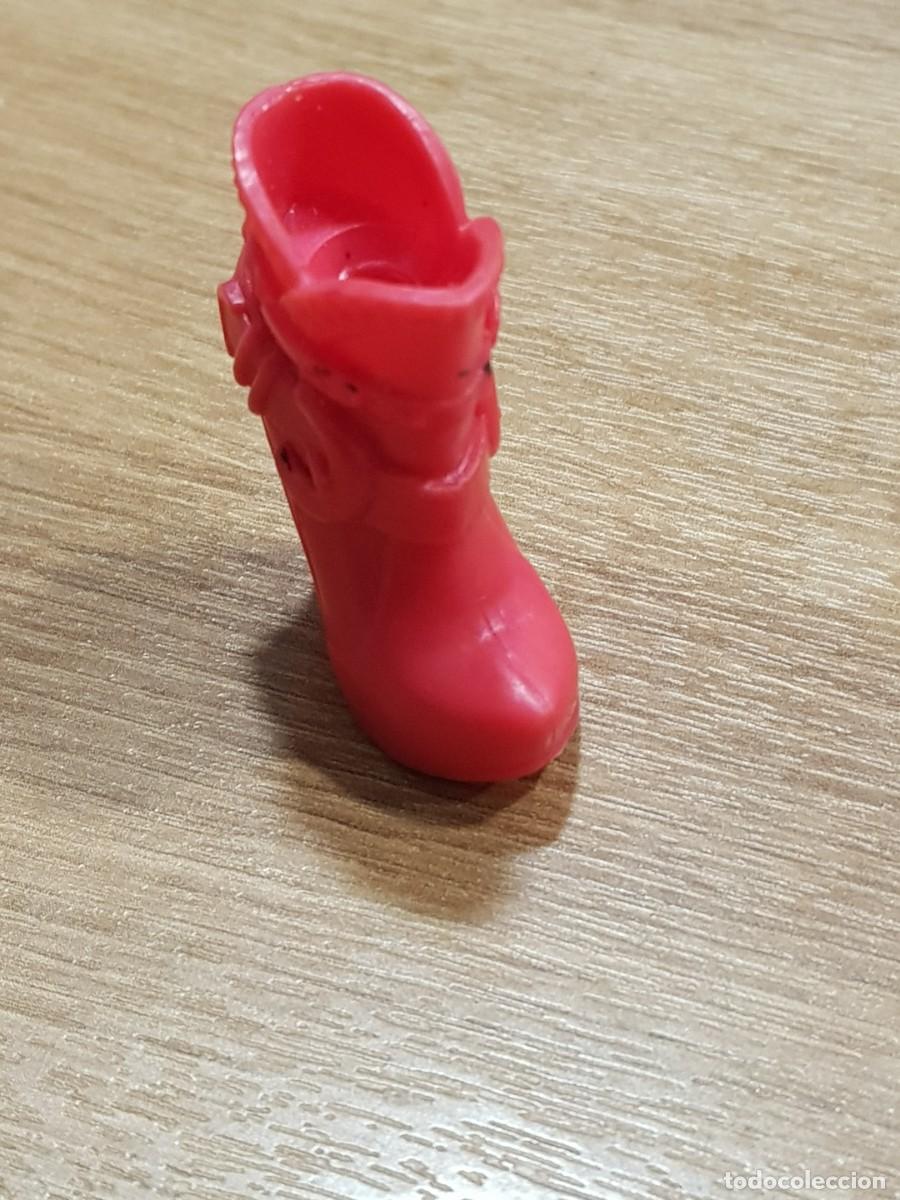 Mu&ntilde;ecas modernas: Zapatos bratz desparejo, uno - Foto 1