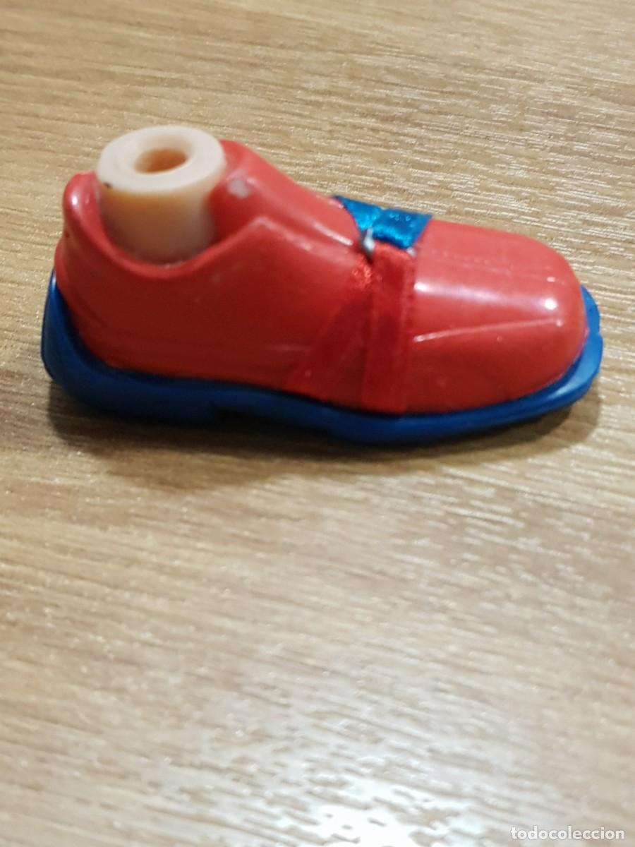 Mu&ntilde;ecas modernas: Zapatos bratz desparejo, uno - Foto 2