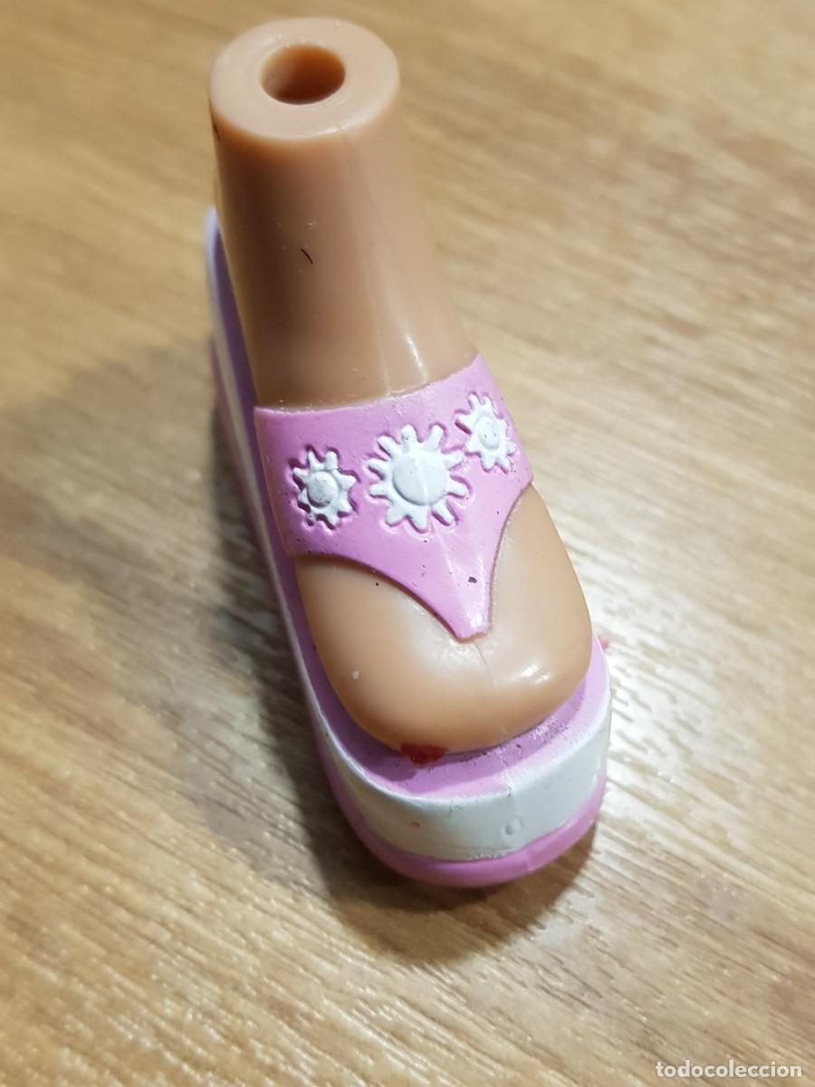 Mu&ntilde;ecas modernas: Zapatos bratz desparejo, uno - Foto 1