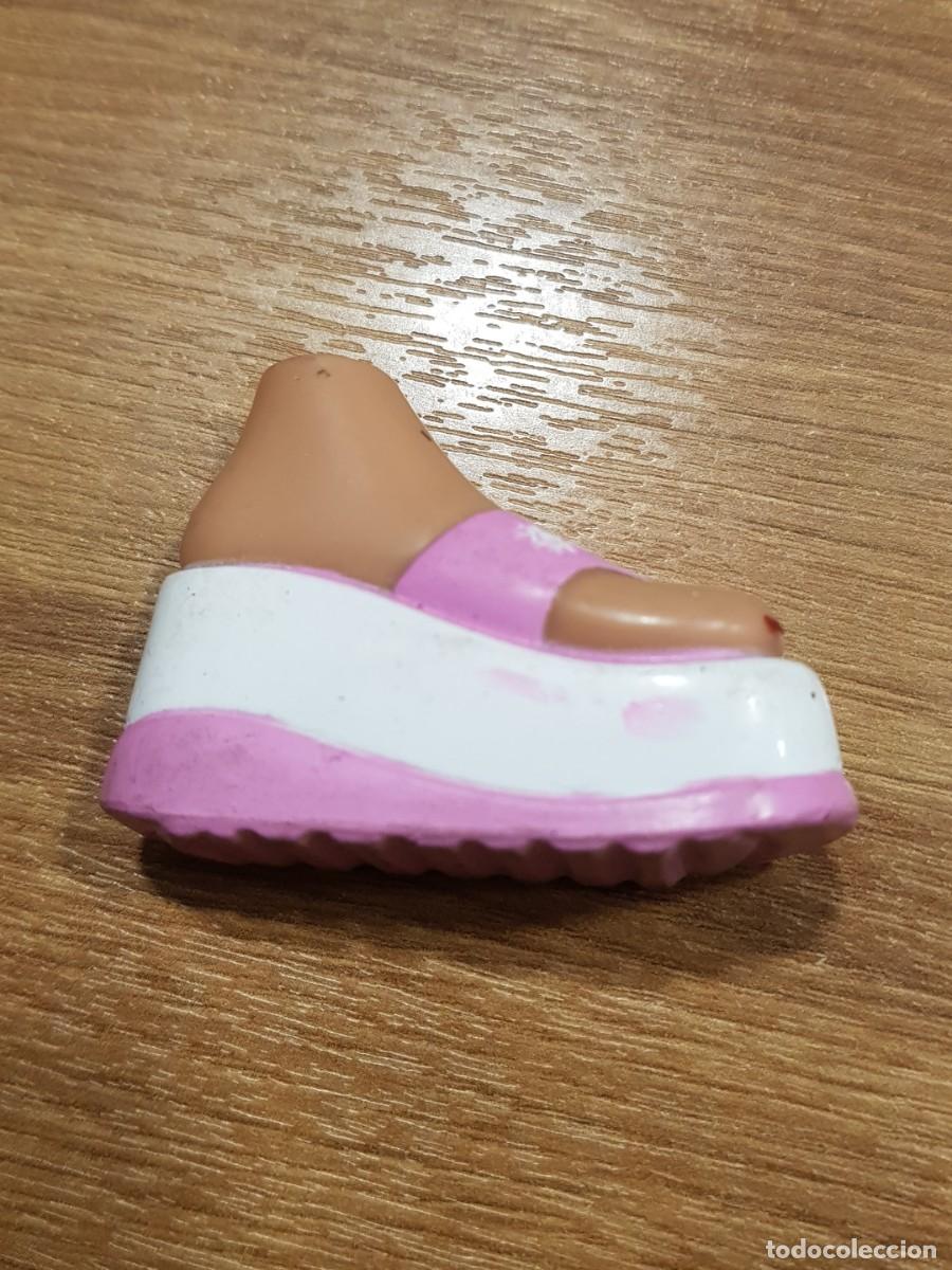 Mu&ntilde;ecas modernas: Zapatos bratz desparejo, uno - Foto 2