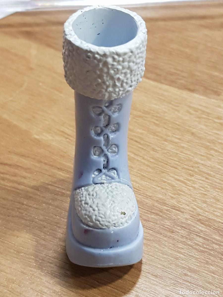 Mu&ntilde;ecas modernas: Zapatos bratz desparejo, uno - Foto 1