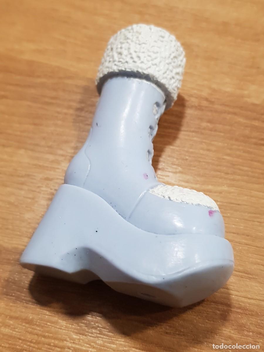 Mu&ntilde;ecas modernas: Zapatos bratz desparejo, uno - Foto 2