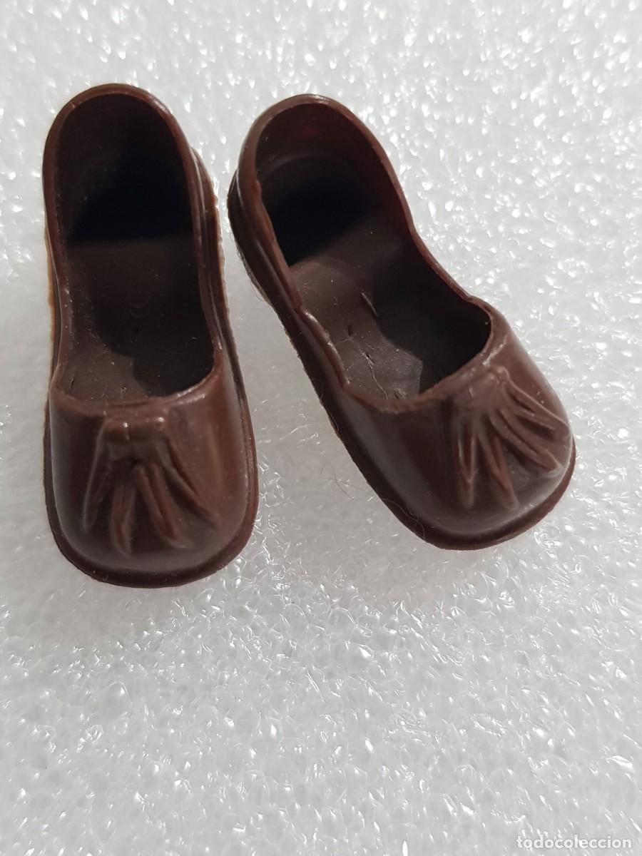 Mu&ntilde;ecas modernas: Zapatos mu&ntilde;eca sindy vintage - Foto 1