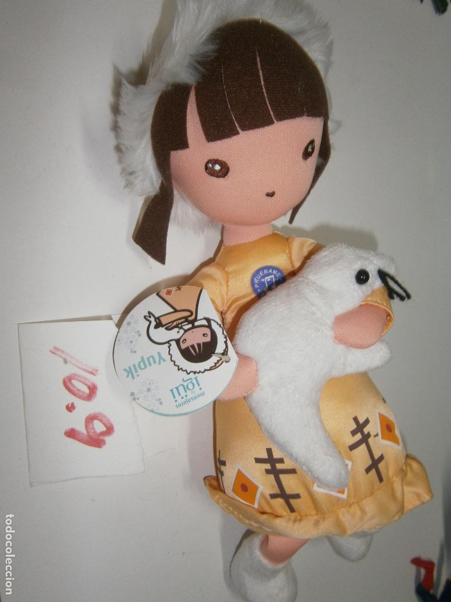 Mu&ntilde;ecas modernas: MU&Ntilde;ECA ESQUIMAL CON FOCA - YUPIK - Foto 1