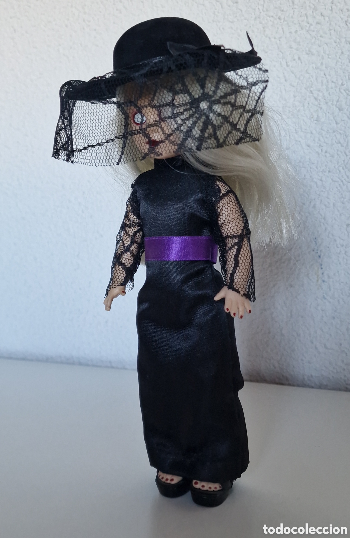 Mu&ntilde;ecas modernas: Living Dead Dolls: Ms. Eerie (series 4) - Foto 3