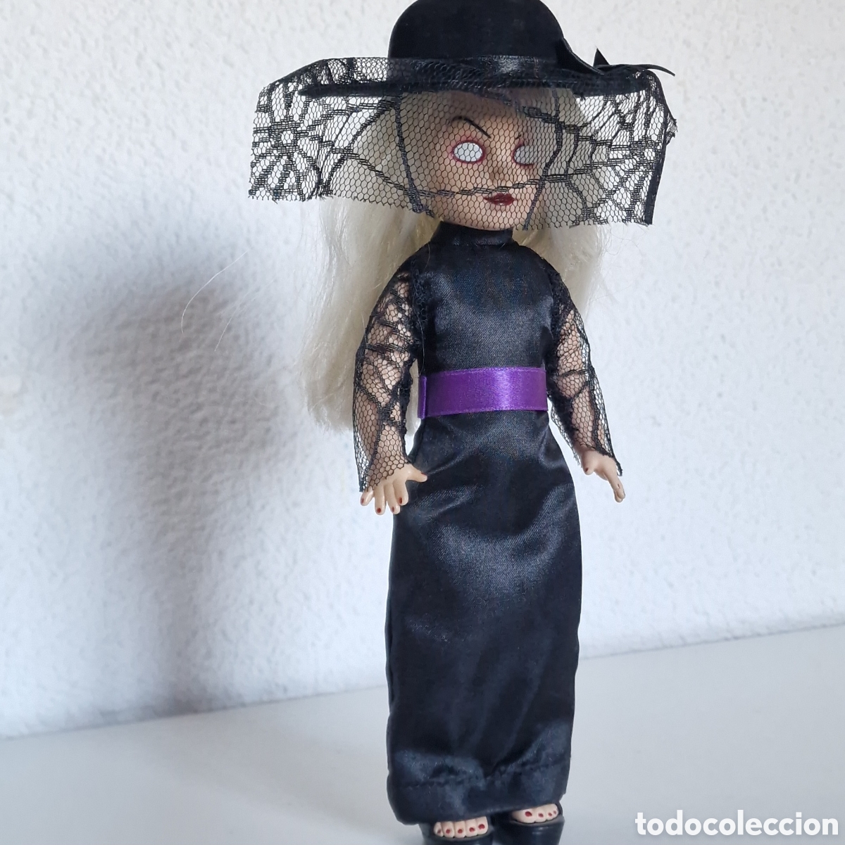Mu&ntilde;ecas modernas: Living Dead Dolls: Ms. Eerie (series 4) - Foto 5