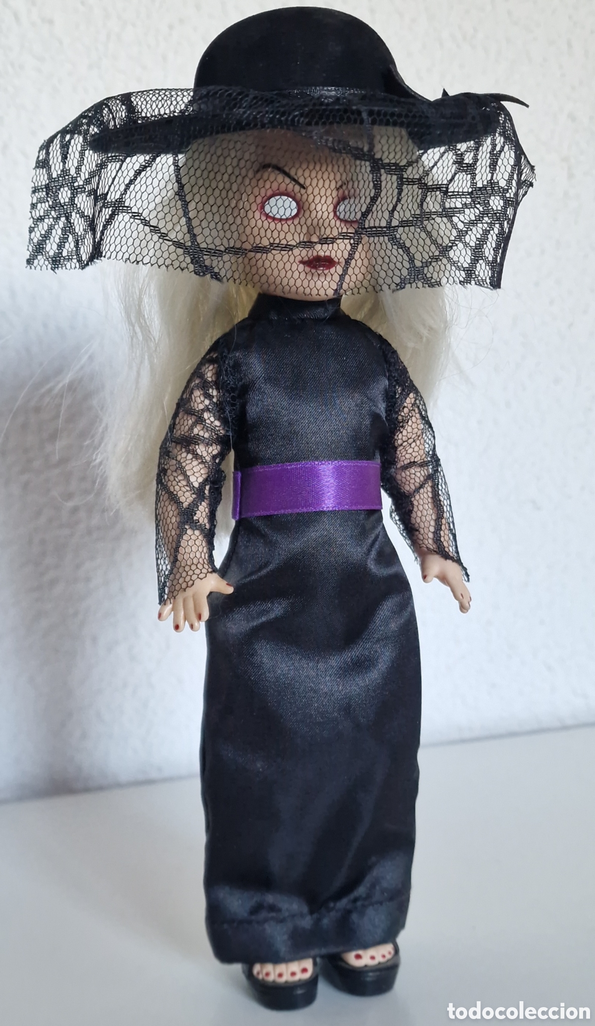 Mu&ntilde;ecas modernas: Living Dead Dolls: Ms. Eerie (series 4) - Foto 2