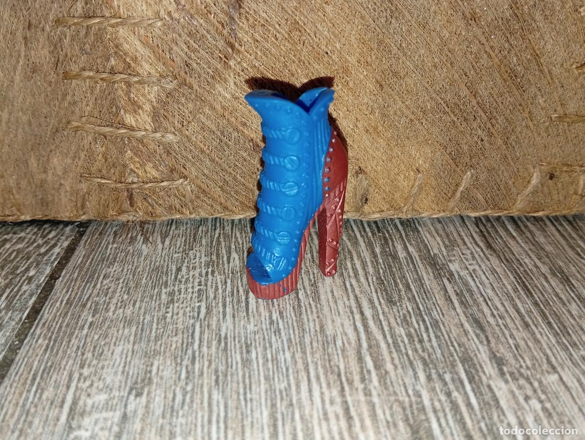 Mu&ntilde;ecas modernas: Zapato de mu&ntilde;eca Monster high - Foto 1