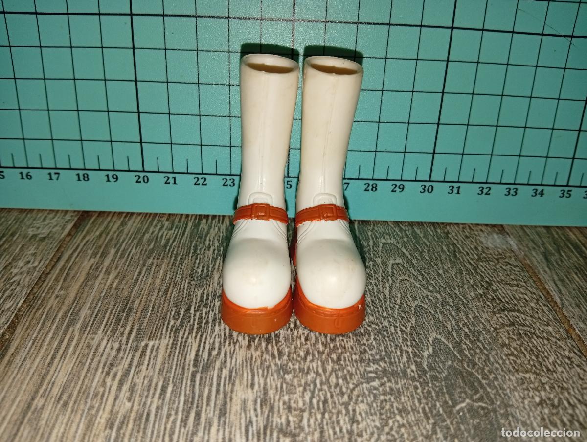 Mu&ntilde;ecas modernas: Zapatos botas de mu&ntilde;eca Bratz - Foto 2