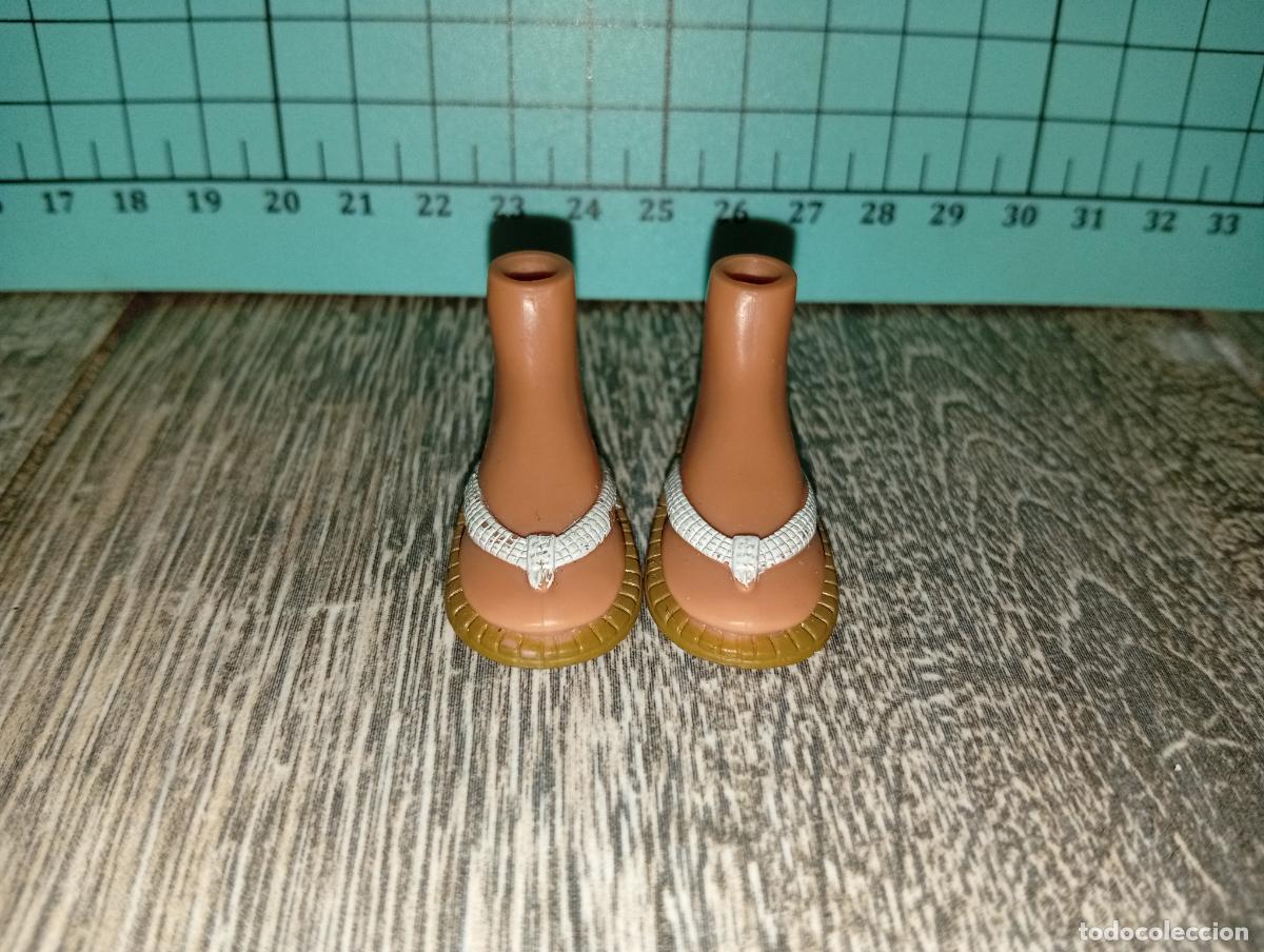 Mu&ntilde;ecas modernas: Pies con chanclas de mu&ntilde;eca Bratz - Foto 2