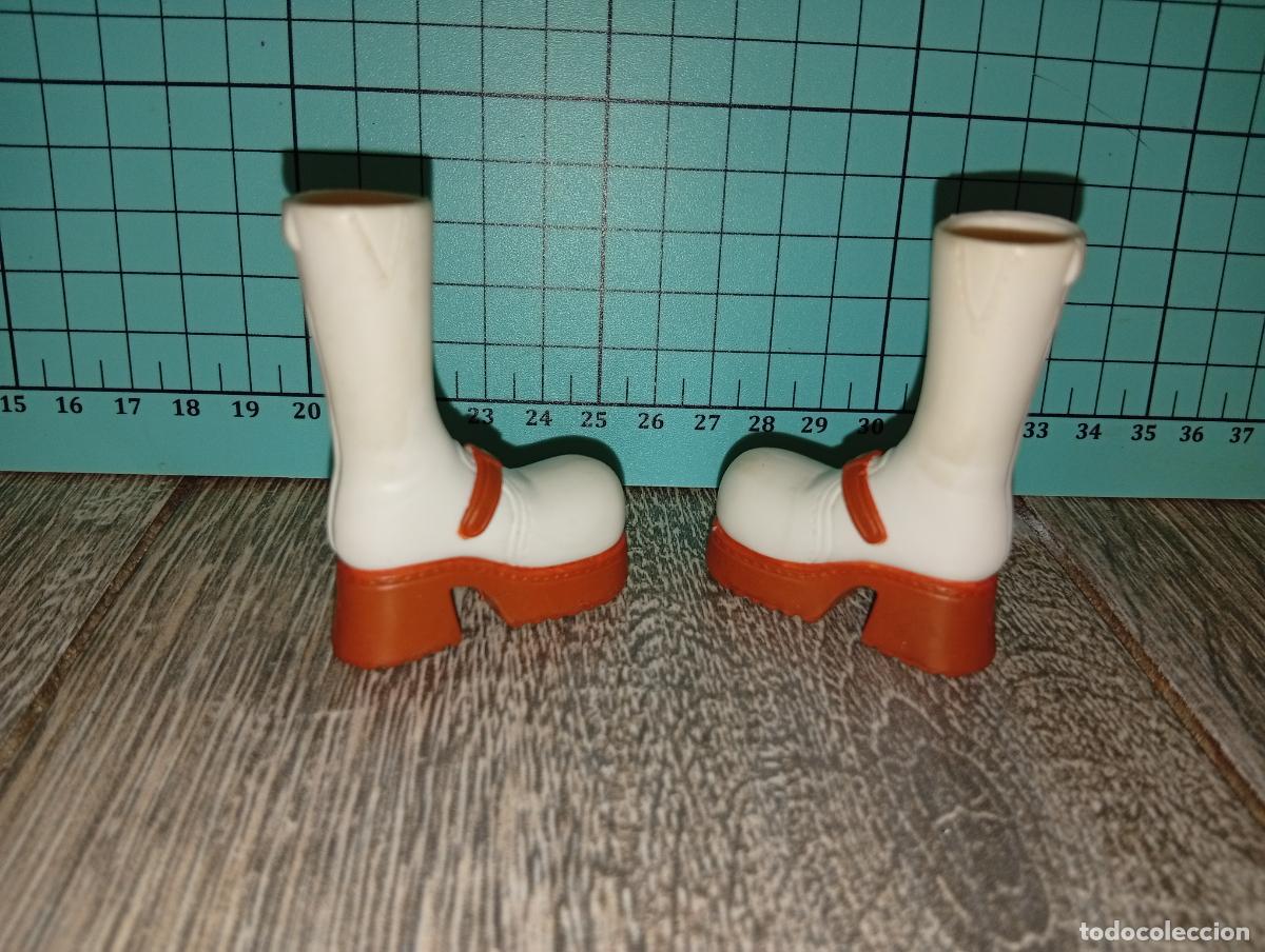 Mu&ntilde;ecas modernas: Zapatos botas de mu&ntilde;eca Bratz - Foto 4