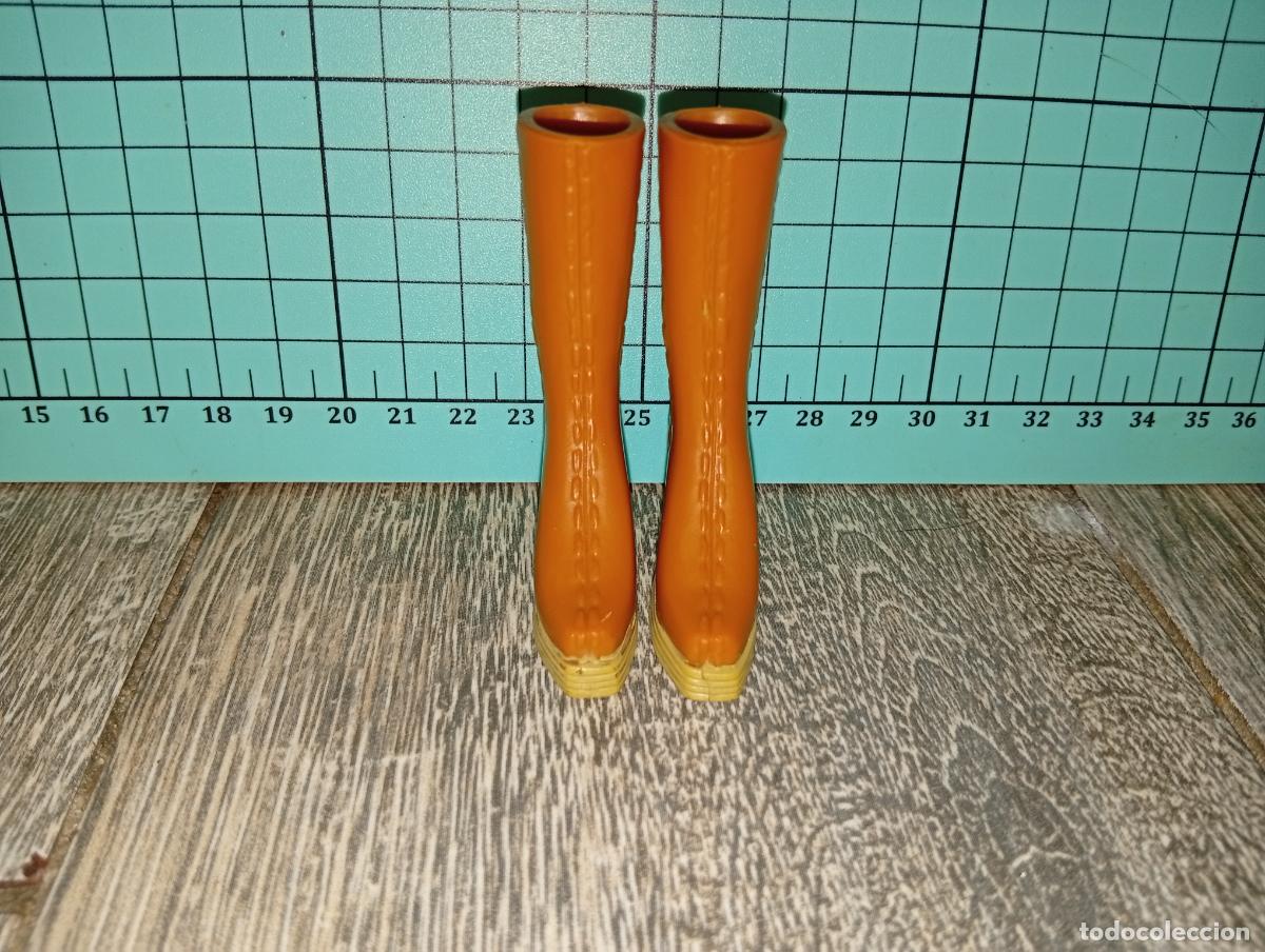 Mu&ntilde;ecas modernas: Zapatos botas de mu&ntilde;eca Bratz - Foto 2