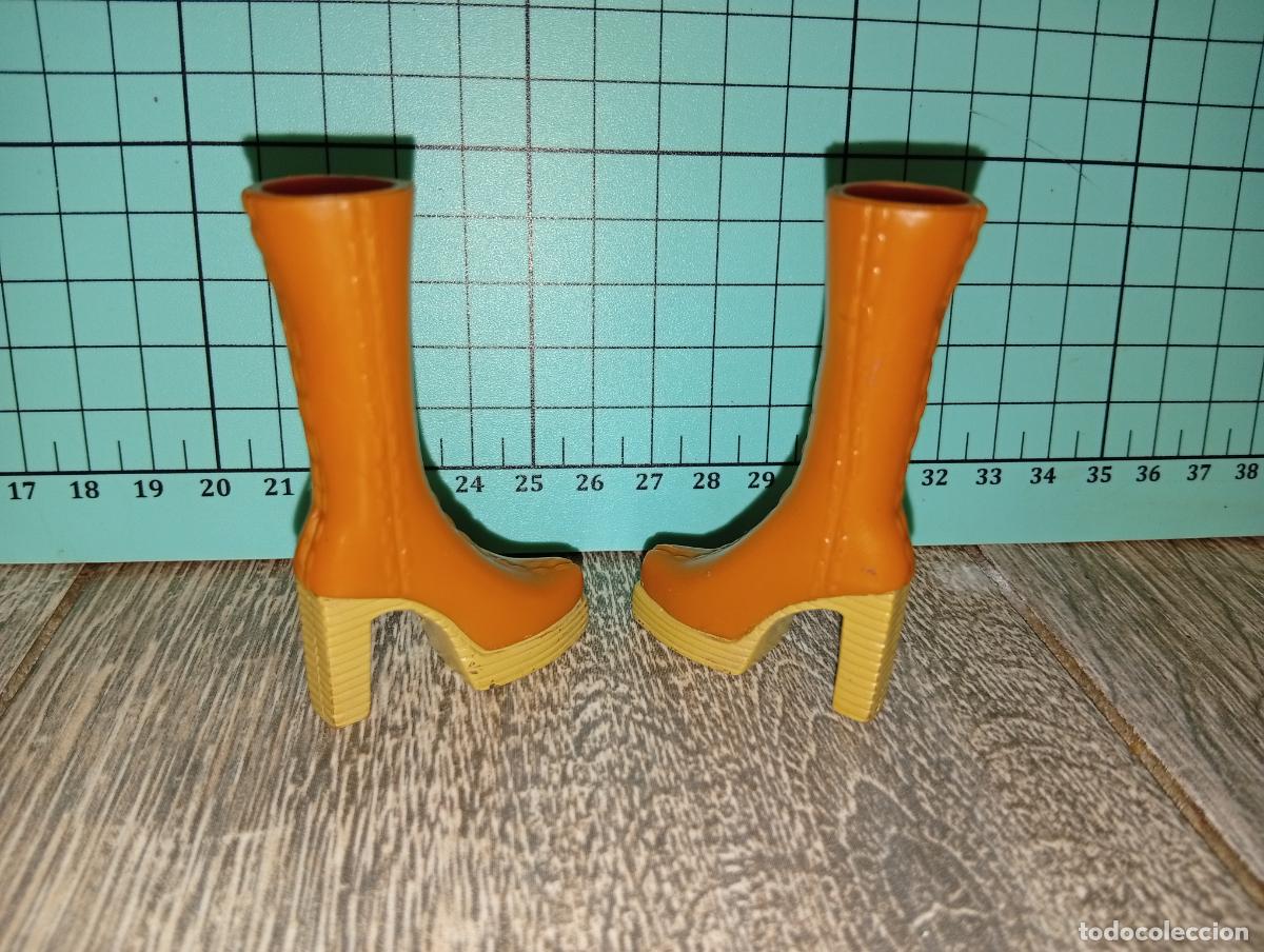 Mu&ntilde;ecas modernas: Zapatos botas de mu&ntilde;eca Bratz - Foto 4