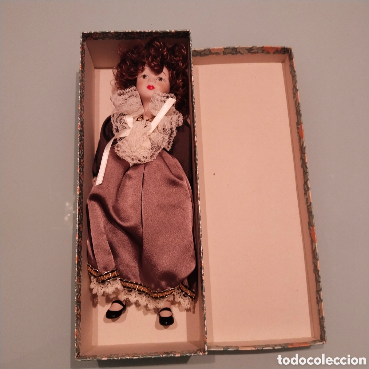 Mu&ntilde;ecas modernas: Mu&ntilde;eca porcelana antigua - Foto 2
