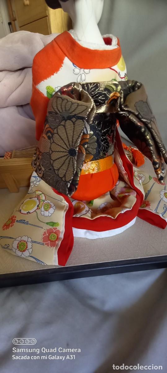 Mu&ntilde;ecas modernas: Mu&ntilde;eca japonesa con urna - Foto 8