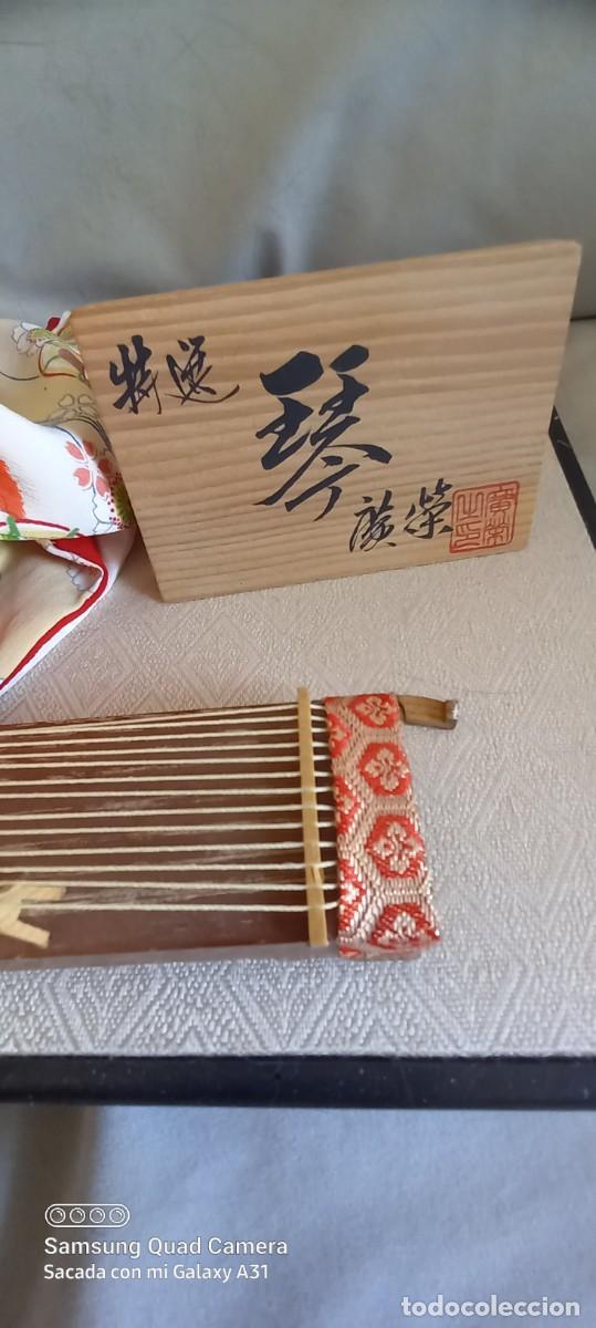 Mu&ntilde;ecas modernas: Mu&ntilde;eca japonesa con urna - Foto 9