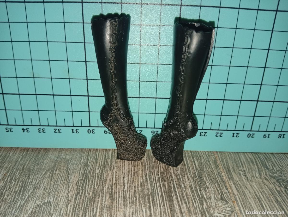 Mu&ntilde;ecas modernas: Zapatos botas de mu&ntilde;eca Monster high - Foto 3