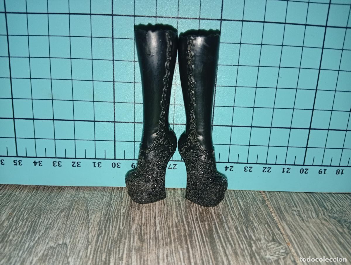 Mu&ntilde;ecas modernas: Zapatos botas de mu&ntilde;eca Monster high - Foto 1