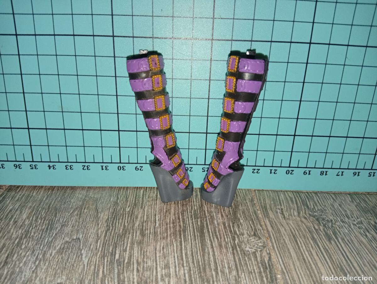 Mu&ntilde;ecas modernas: Zapatos botas de mu&ntilde;eca Monster high - Foto 3