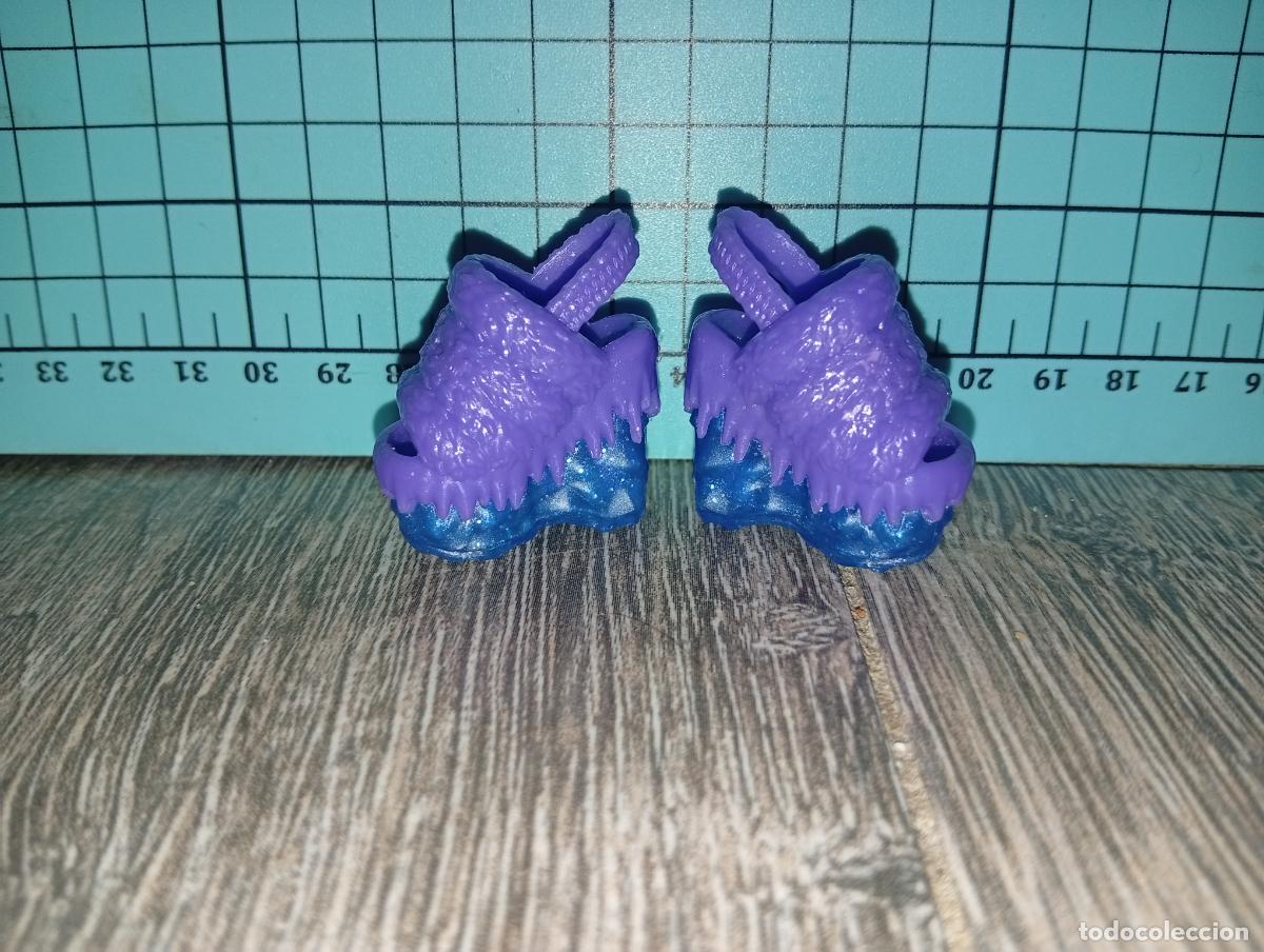 Mu&ntilde;ecas modernas: Zapatos de mu&ntilde;eca Monster high - Foto 1