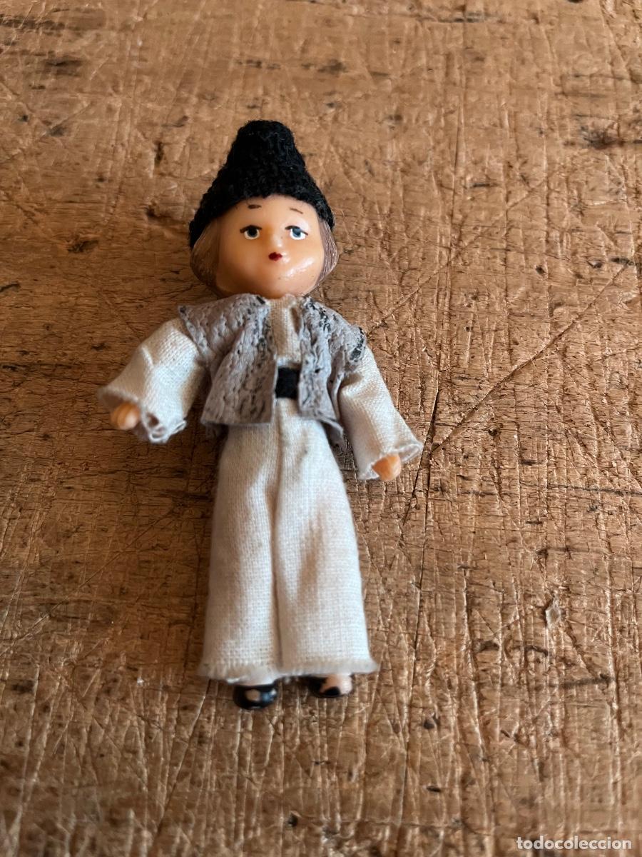 Mu&ntilde;ecas modernas: MU&Ntilde;ECA CON TRAJE TRADICIONAL RUMANO - Foto 3