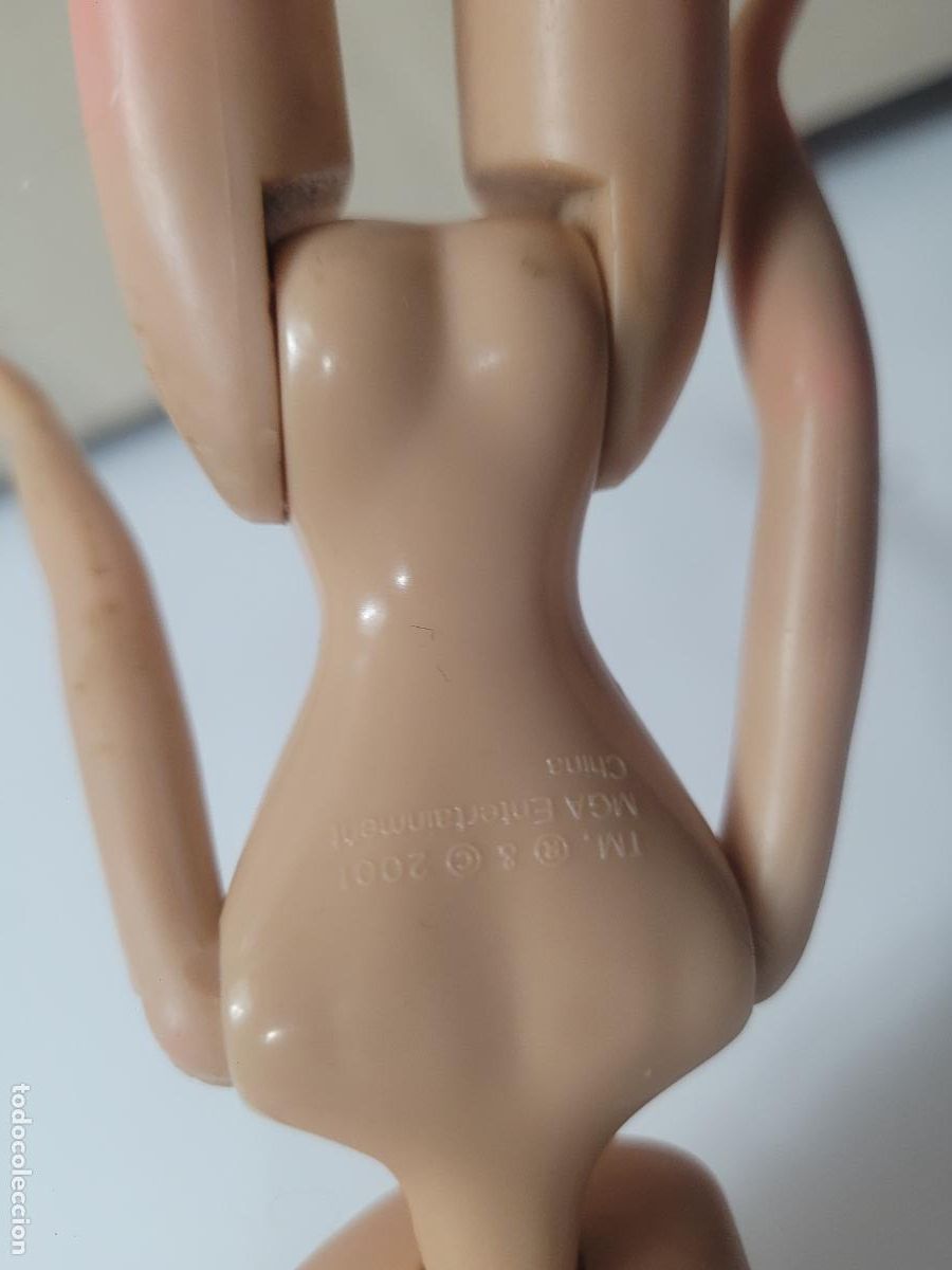 Mu&ntilde;ecas modernas: bratz cloe wintertime con botas - Foto 10
