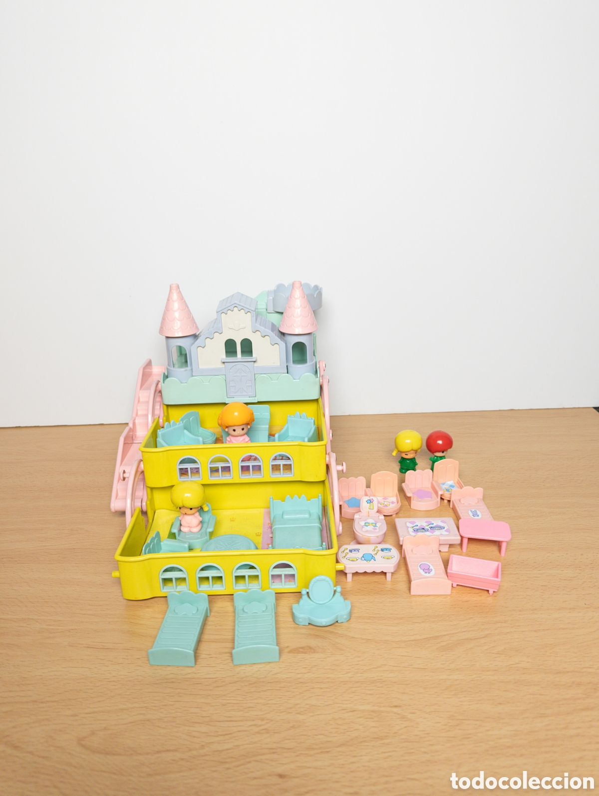 Mu&ntilde;ecas modernas: Castillo M&aacute;gico Feber con Accesorios - Foto 1
