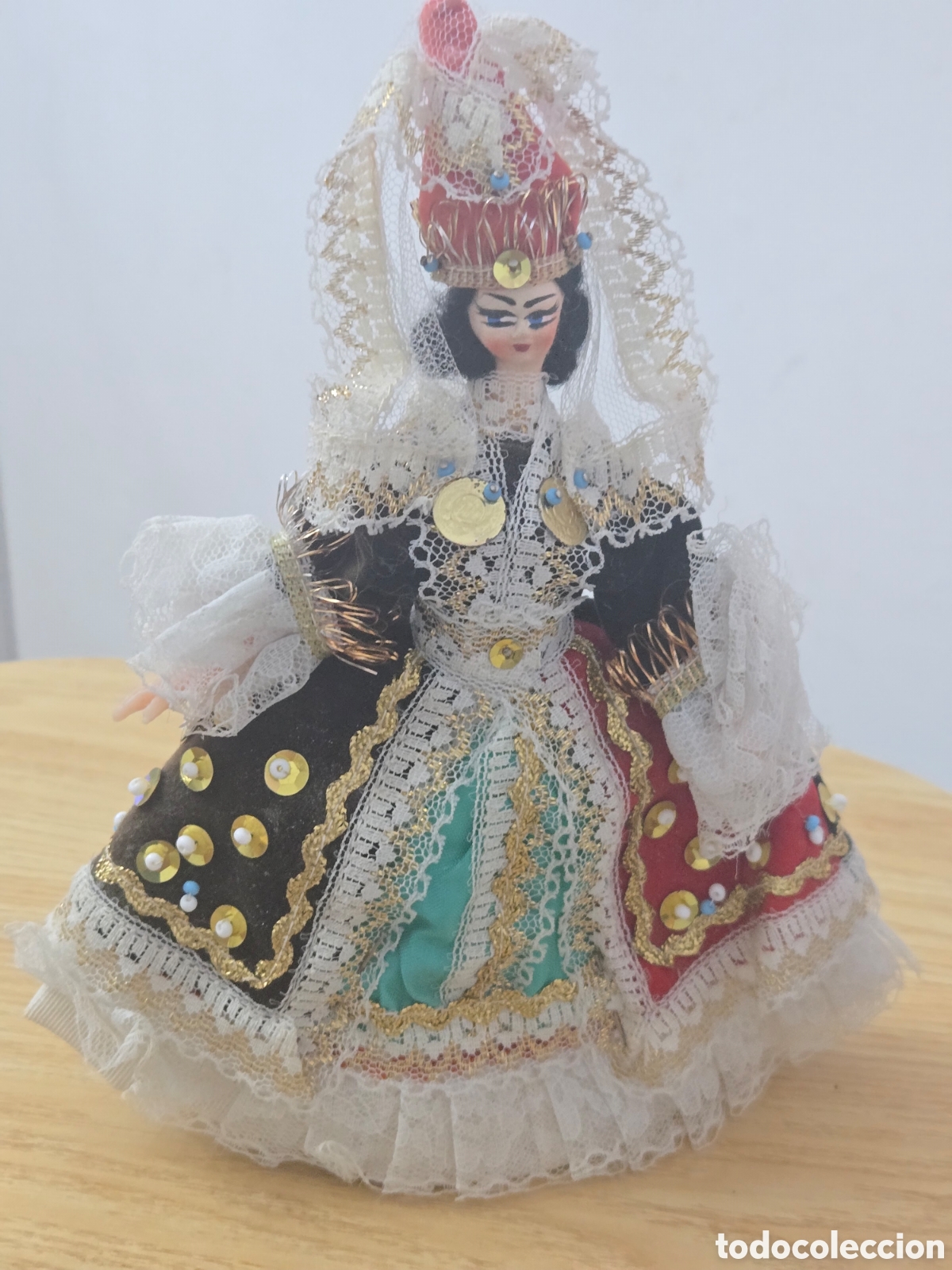 Mu&ntilde;ecas modernas: Antigua mu&ntilde;eca de Grecia celuloide y goma - Foto 1