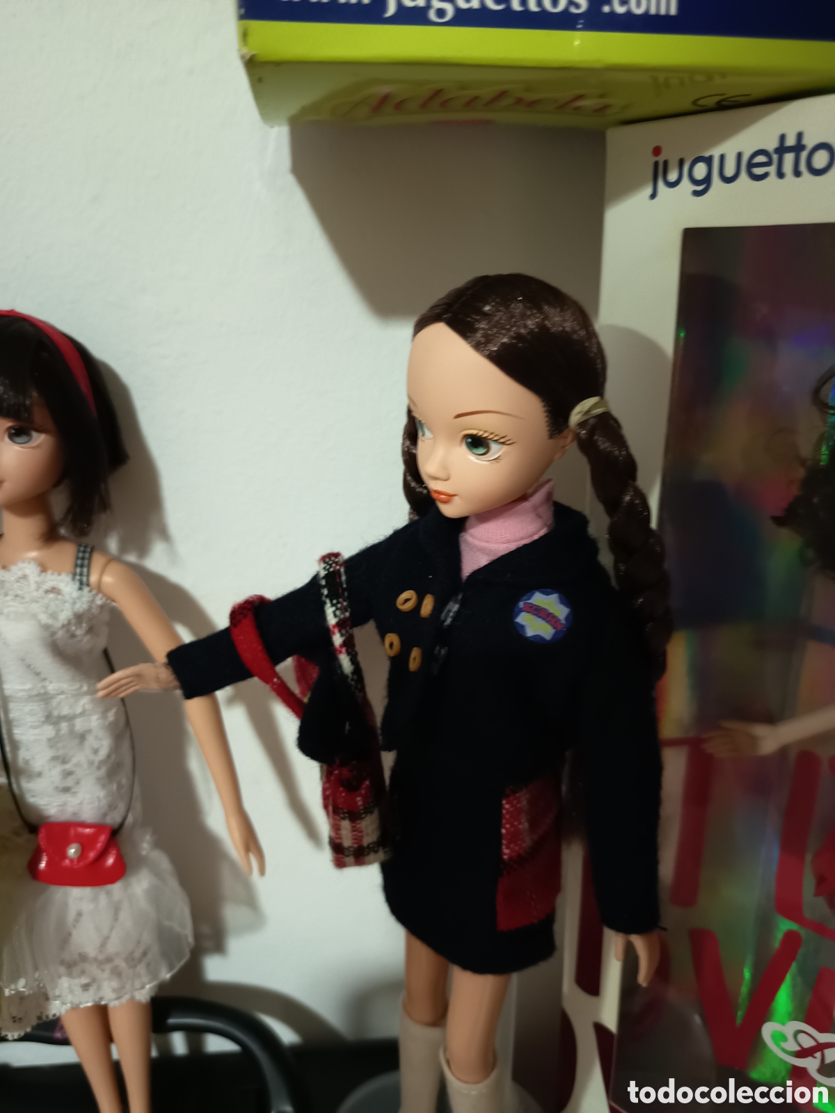 Mu&ntilde;ecas modernas: Gran lote, Adabella mu&ntilde;ecas y ropas - Foto 17