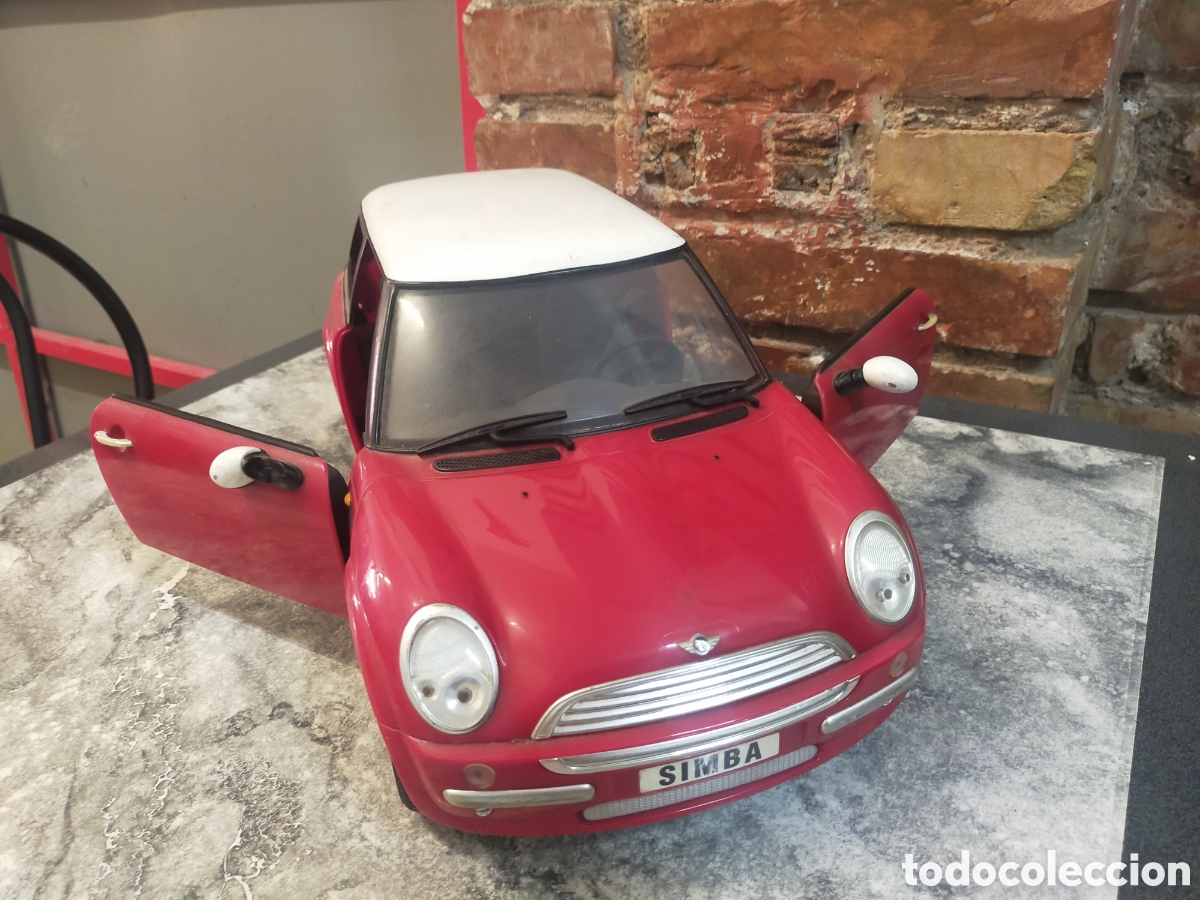 Mu&ntilde;ecas modernas: Coche Mini Cooper Simba - Foto 1