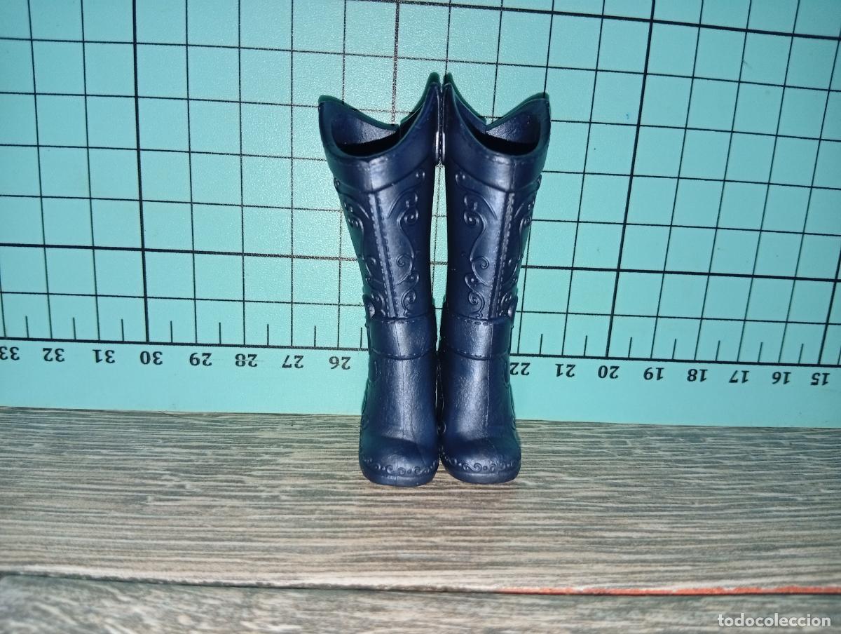 Mu&ntilde;ecas modernas: Zapatos botas de mu&ntilde;eca Monster high - Foto 2