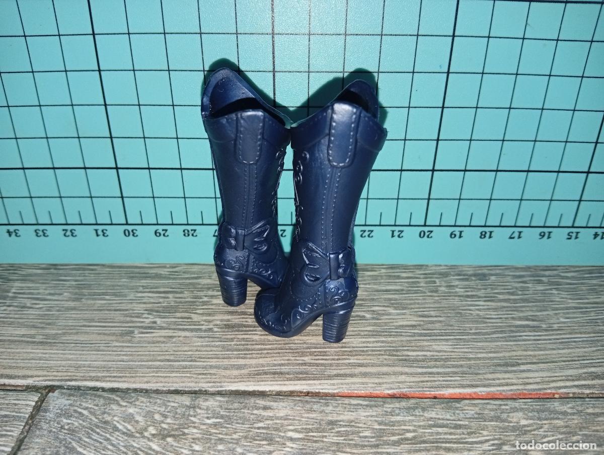 Mu&ntilde;ecas modernas: Zapatos botas de mu&ntilde;eca Monster high - Foto 3