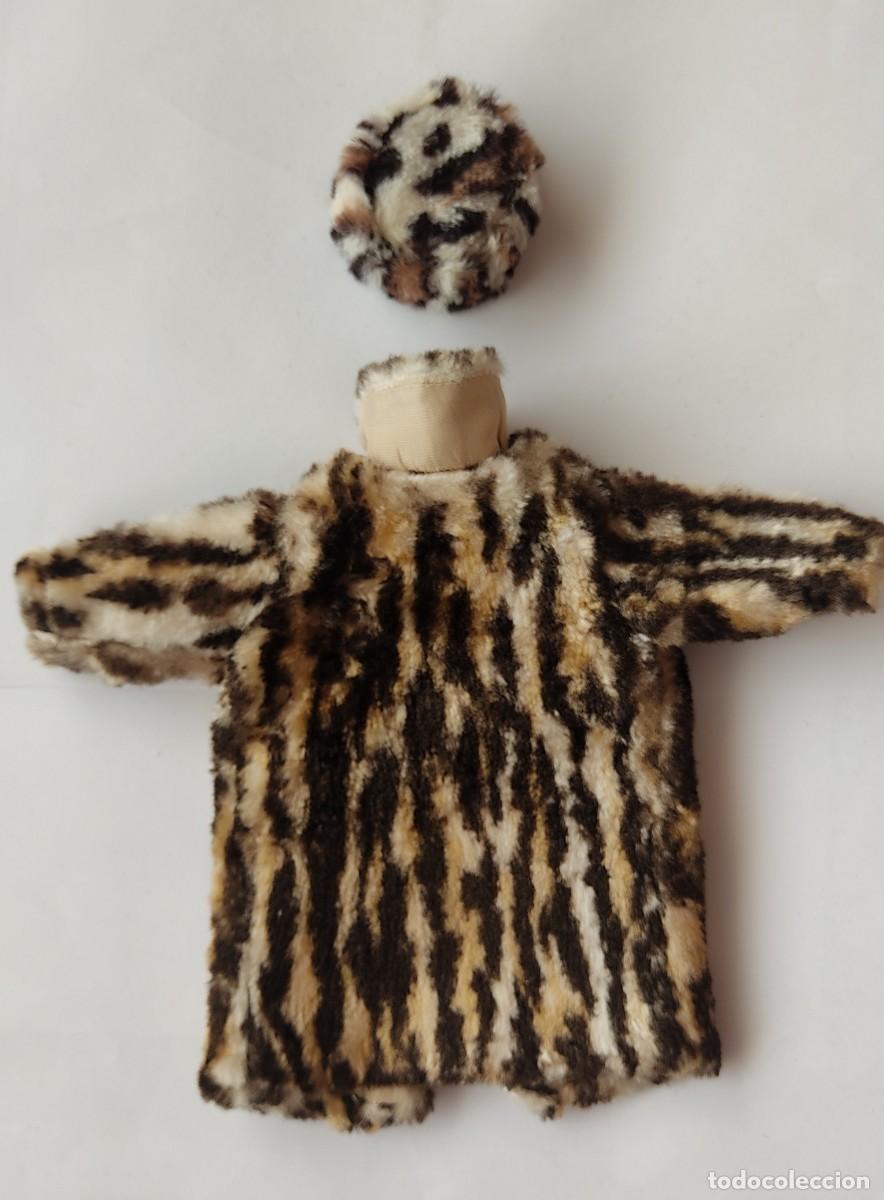 Mu&ntilde;ecas modernas: Abrigo y gorro modelo Elegance de Mily Geg&egrave; - Foto 3