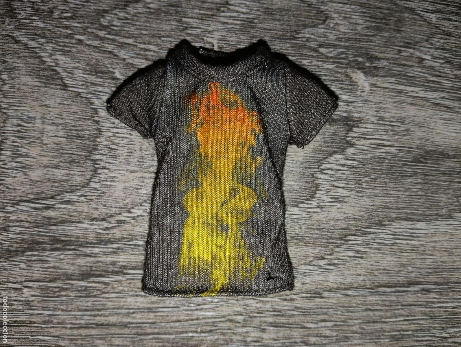 Mu&ntilde;ecas Modernas: Camiseta de mu&ntilde;eco Monster high