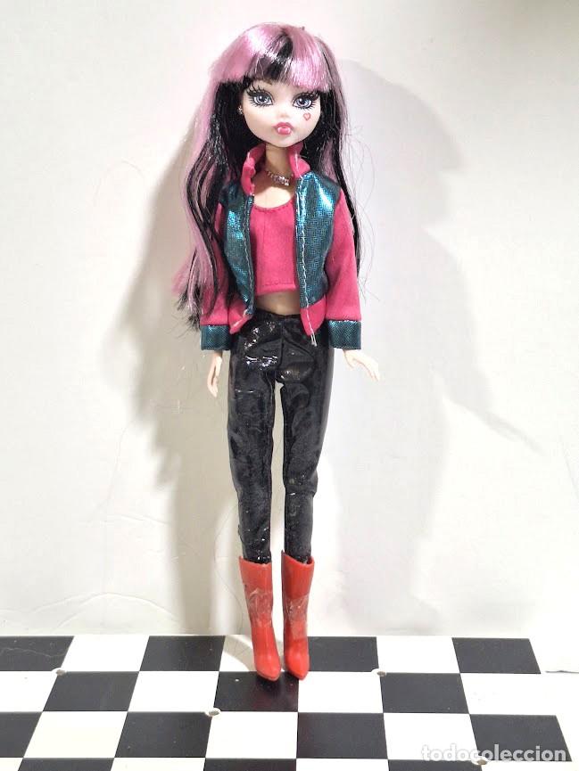 Mu&ntilde;ecas Modernas: Mu&ntilde;eca Monster High Draculaura