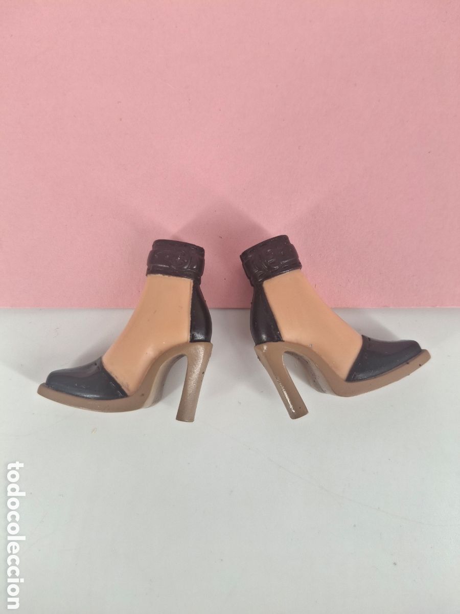 Mu&ntilde;ecas Modernas: Zapatos / sandalias originales color negro Barbie My Scene - Mattel