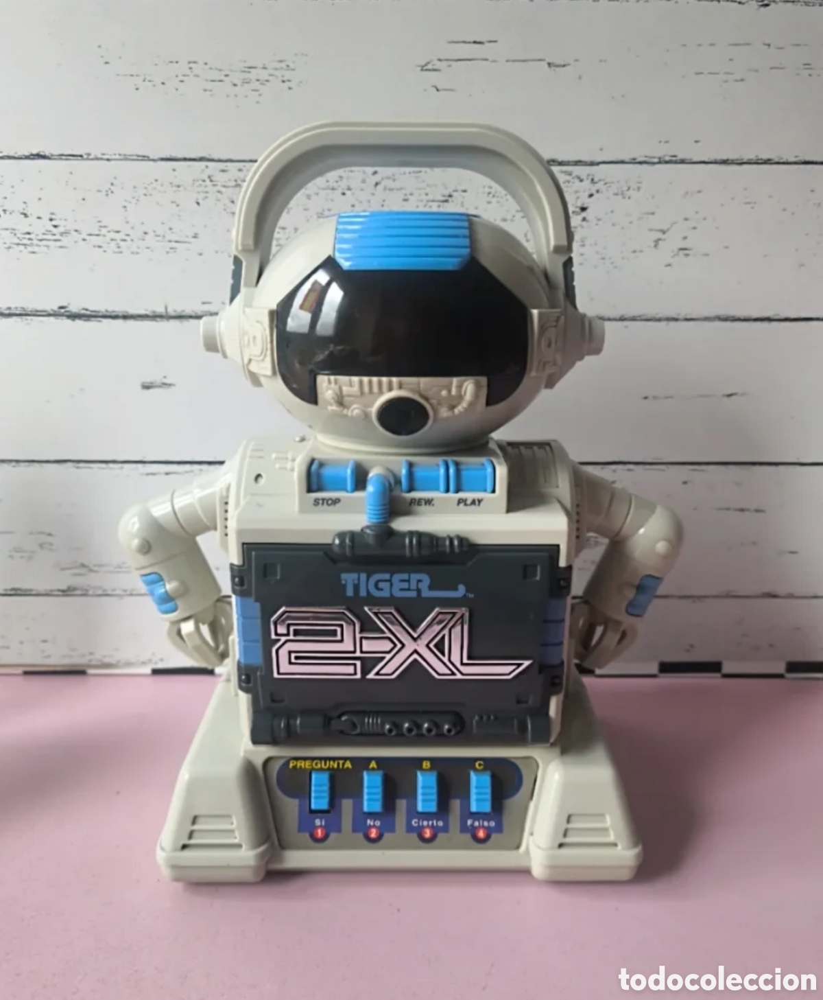 Mu&ntilde;ecas Modernas: Robot Tiger 2xl vintage